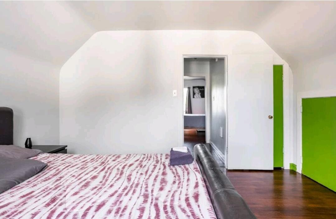 Вилла Vintage - 3 Bed House - North Surrey - Ping-Pong And Pool Table - Tv Cable Экстерьер фото